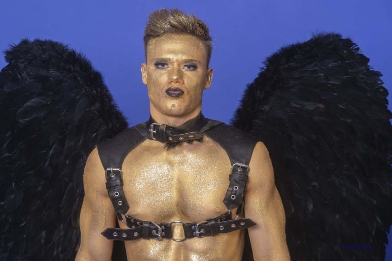 Male Model Marvin als Engel im Gladiatorstyle