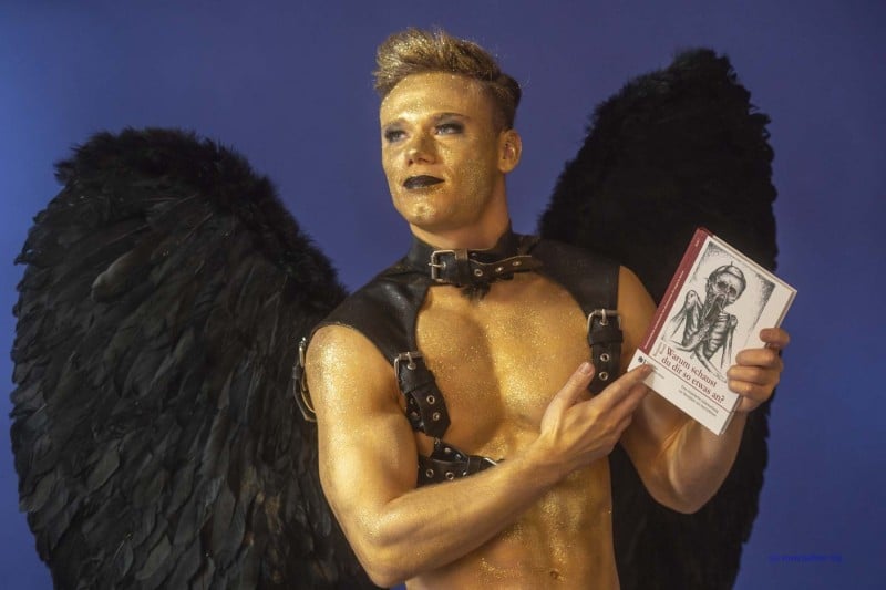 Male Model Marvin als Engel im Gladiatorstyle