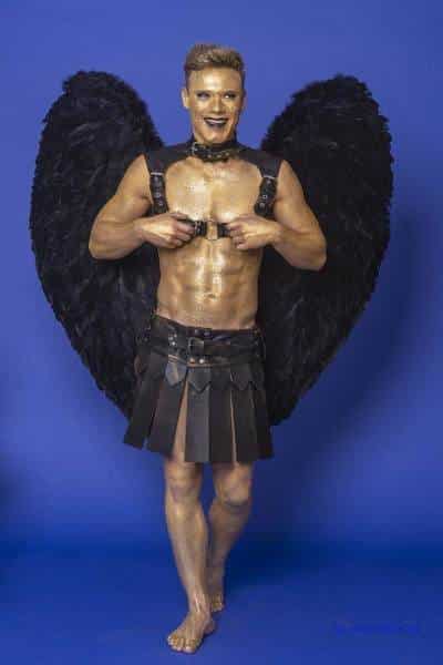 Male Model Marvin als Engel im Gladiatorstyle