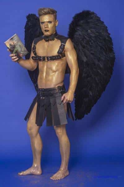 Male Model Marvin als Engel im Gladiatorstyle