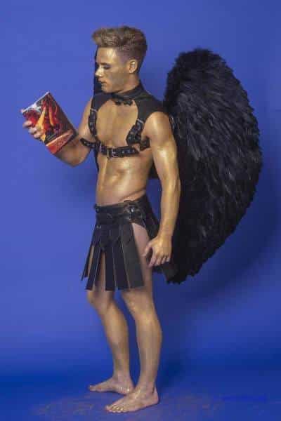 Male Model Marvin als Engel im Gladiatorstyle