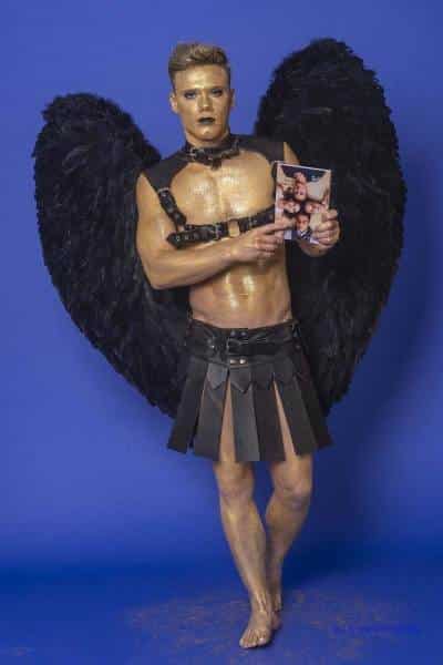 Male Model Marvin als Engel im Gladiatorstyle