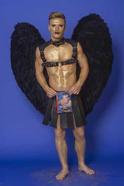 Male Model Marvin als Engel im Gladiatorstyle