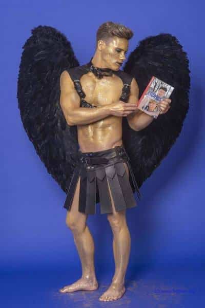 Male Model Marvin als Engel im Gladiatorstyle