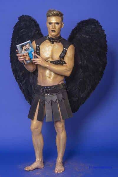 Male Model Marvin als Engel im Gladiatorstyle