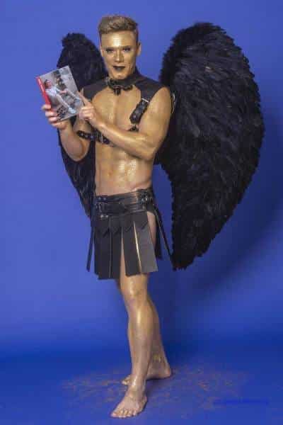 Male Model Marvin als Engel im Gladiatorstyle