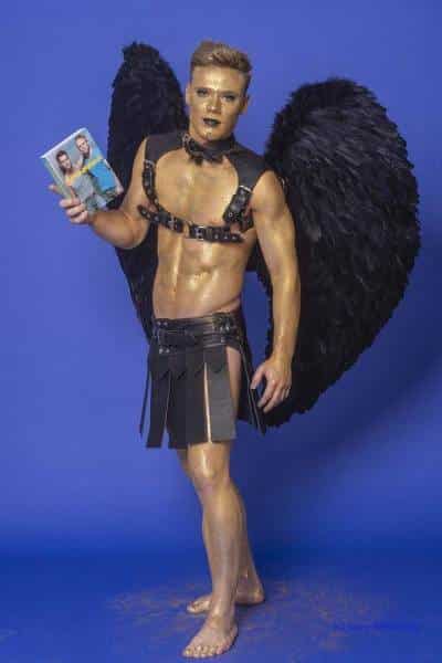 Male Model Marvin als Engel im Gladiatorstyle