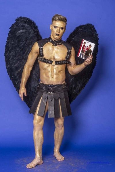 Male Model Marvin als Engel im Gladiatorstyle