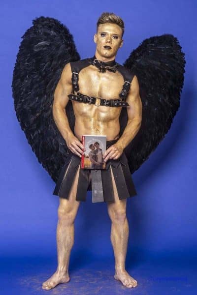 Male Model Marvin als Engel im Gladiatorstyle
