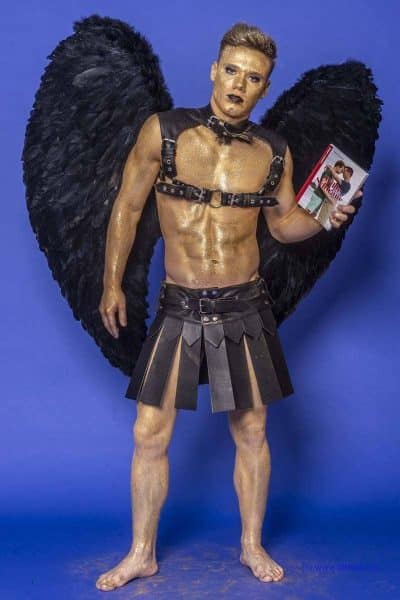 Male Model Marvin als Engel im Gladiatorstyle