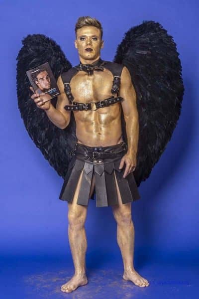 Male Model Marvin als Engel im Gladiatorstyle