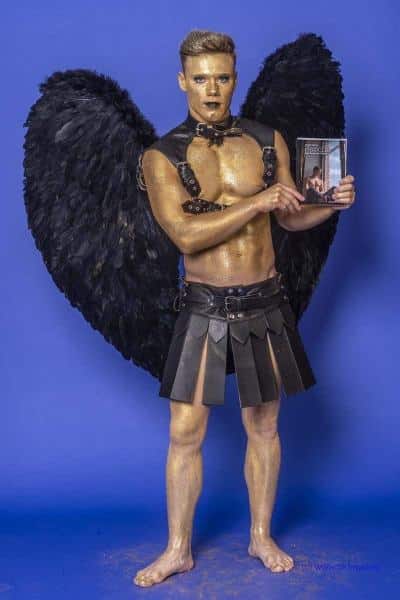 Male Model Marvin als Engel im Gladiatorstyle