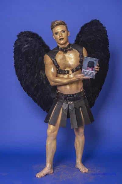 Male Model Marvin als Engel im Gladiatorstyle