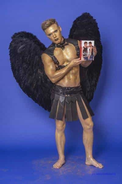 Male Model Marvin als Engel im Gladiatorstyle