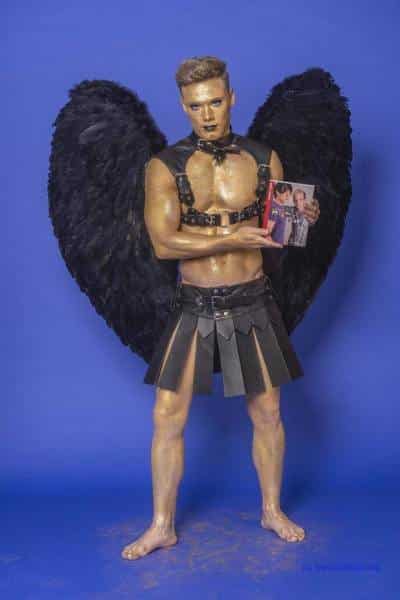 Male Model Marvin als Engel im Gladiatorstyle