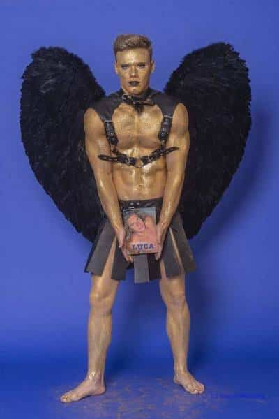 Male Model Marvin als Engel im Gladiatorstyle