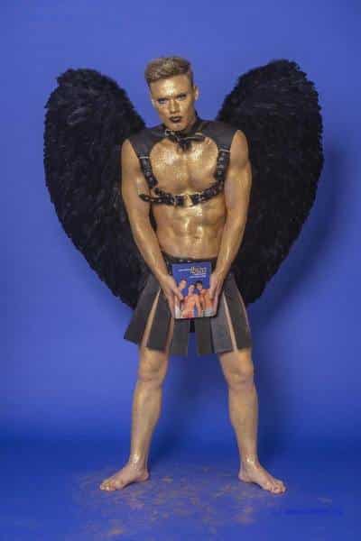 Male Model Marvin als Engel im Gladiatorstyle