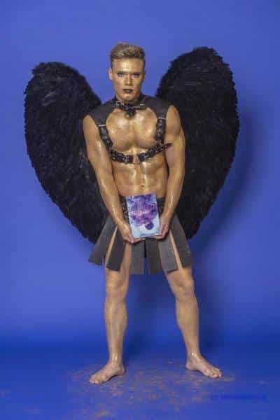 Male Model Marvin als Engel im Gladiatorstyle