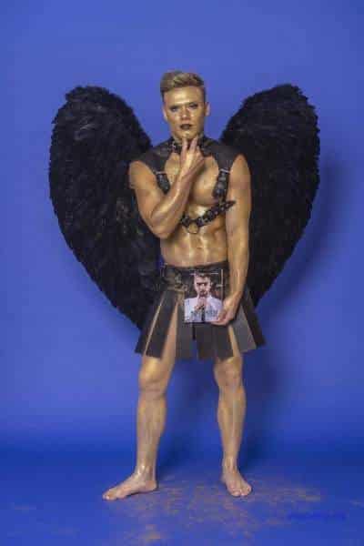 Male Model Marvin als Engel im Gladiatorstyle