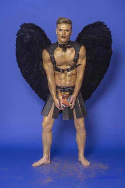 Male Model Marvin als Engel im Gladiatorstyle