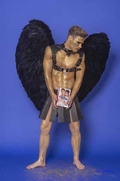 Male Model Marvin als Engel im Gladiatorstyle