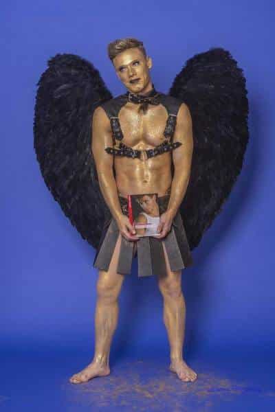 Male Model Marvin als Engel im Gladiatorstyle
