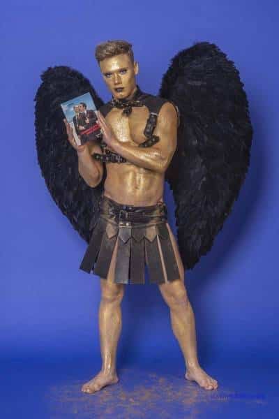 Male Model Marvin als Engel im Gladiatorstyle