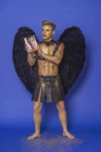 Male Model Marvin als Engel im Gladiatorstyle