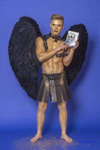 Male Model Marvin als Engel im Gladiatorstyle