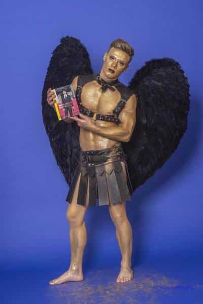 Male Model Marvin als Engel im Gladiatorstyle