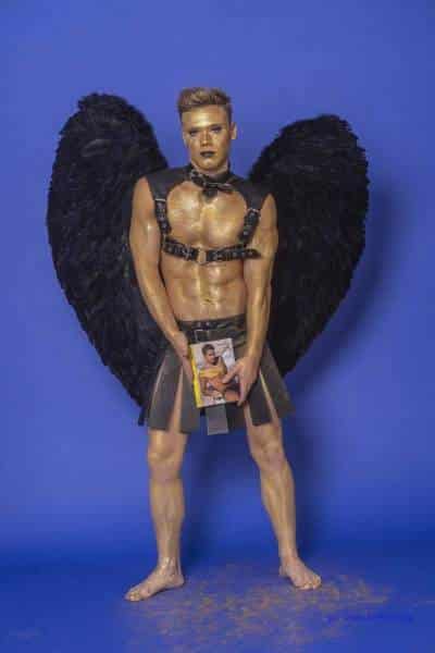 Male Model Marvin als Engel im Gladiatorstyle