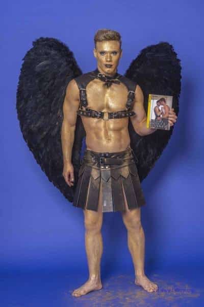 Male Model Marvin als Engel im Gladiatorstyle