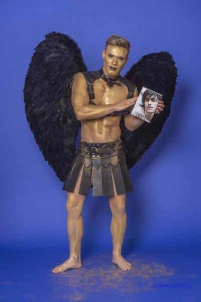 Male Model Marvin als Engel im Gladiatorstyle