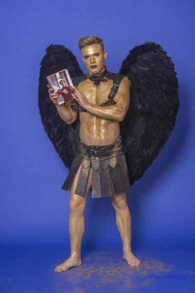 Male Model Marvin als Engel im Gladiatorstyle