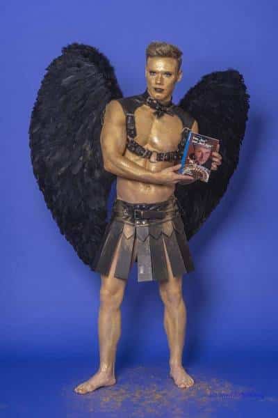 Male Model Marvin als Engel im Gladiatorstyle