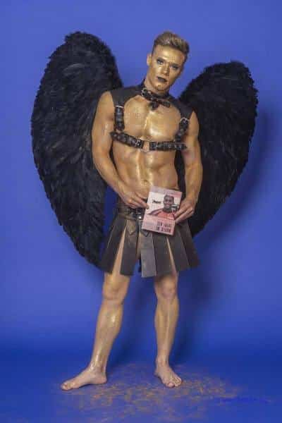 Male Model Marvin als Engel im Gladiatorstyle
