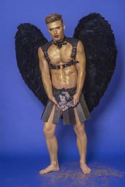 Male Model Marvin als Engel im Gladiatorstyle