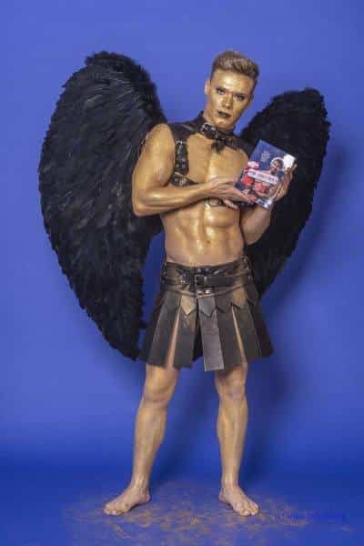 Male Model Marvin als Engel im Gladiatorstyle