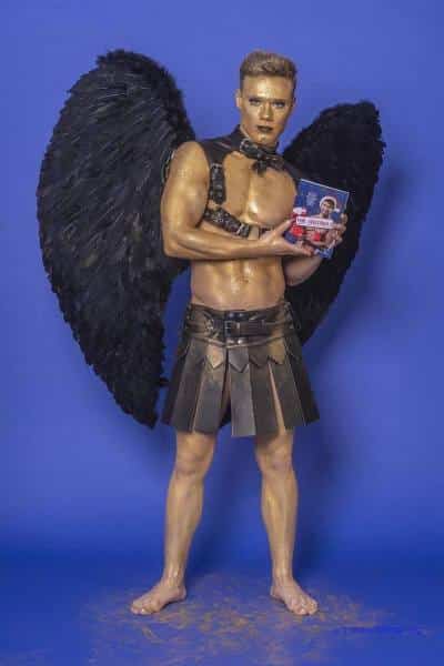 Male Model Marvin als Engel im Gladiatorstyle