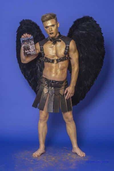 Male Model Marvin als Engel im Gladiatorstyle