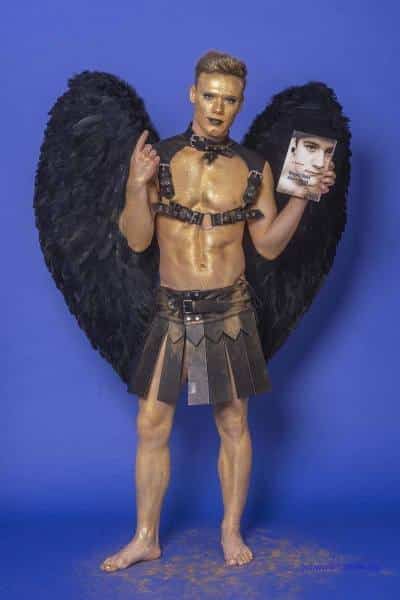 Male Model Marvin als Engel im Gladiatorstyle