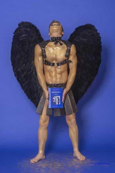 Male Model Marvin als Engel im Gladiatorstyle
