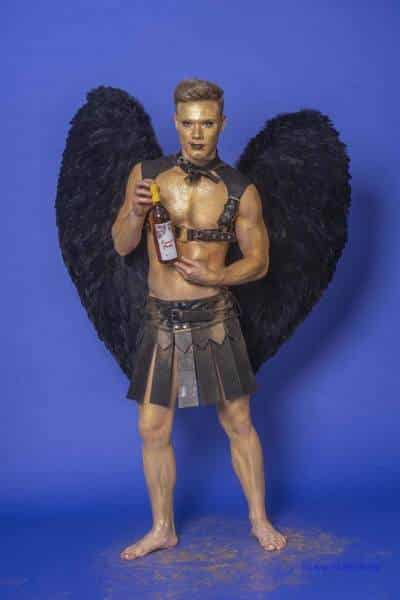 Male Model Marvin als Engel im Gladiatorstyle