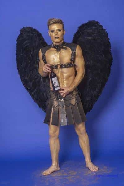 Male Model Marvin als Engel im Gladiatorstyle