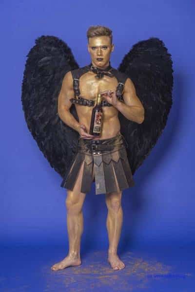 Male Model Marvin als Engel im Gladiatorstyle