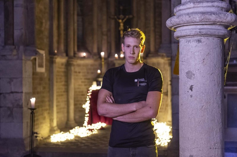 Sportstudent Ole S. als Vampir in der Georgskapelle (Foto: Barbara Frommann)