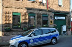 Bonns wichtigste Behörde, das Bundesamt für magische Wesen, bietet gelegentlich den einen oder andere Modeljob an.